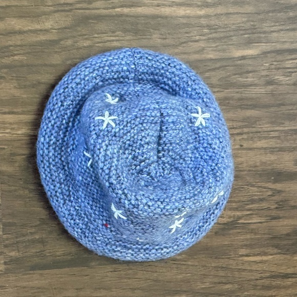 Free People Daisy Blue Knitted bucket Hat - Picture 4 of 14